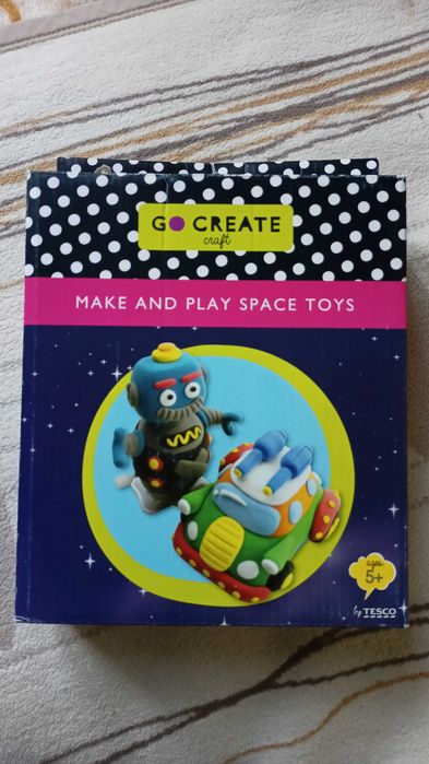 Zestaw do samodzielnego wykonania zabawek kosmicznych -bez kleju, masy