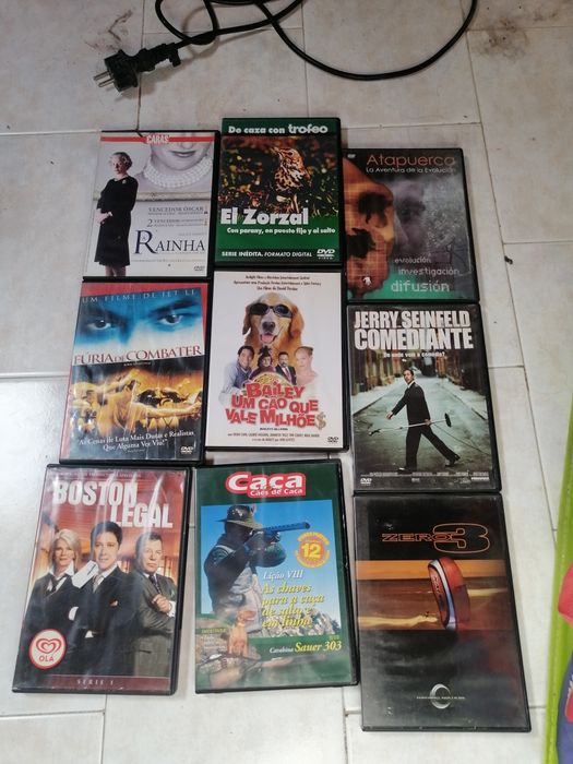 Vendo três sacos de filmes de DVD's