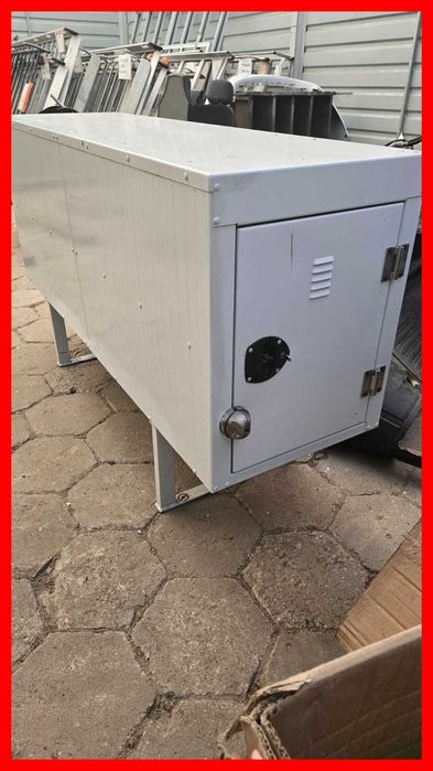 SKRZYNIA Narzędziowa  ZAKABINOWA  Zamykana