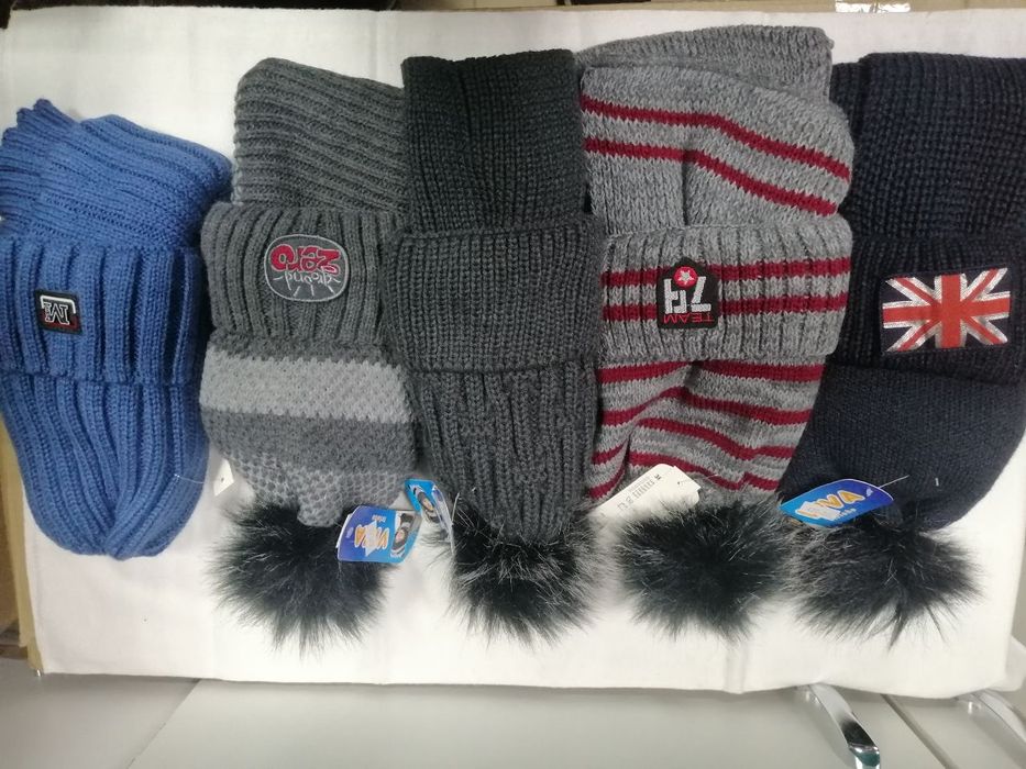 Зимові шапки і комплекти з бафом, шарфом на хлопчика розпродаж