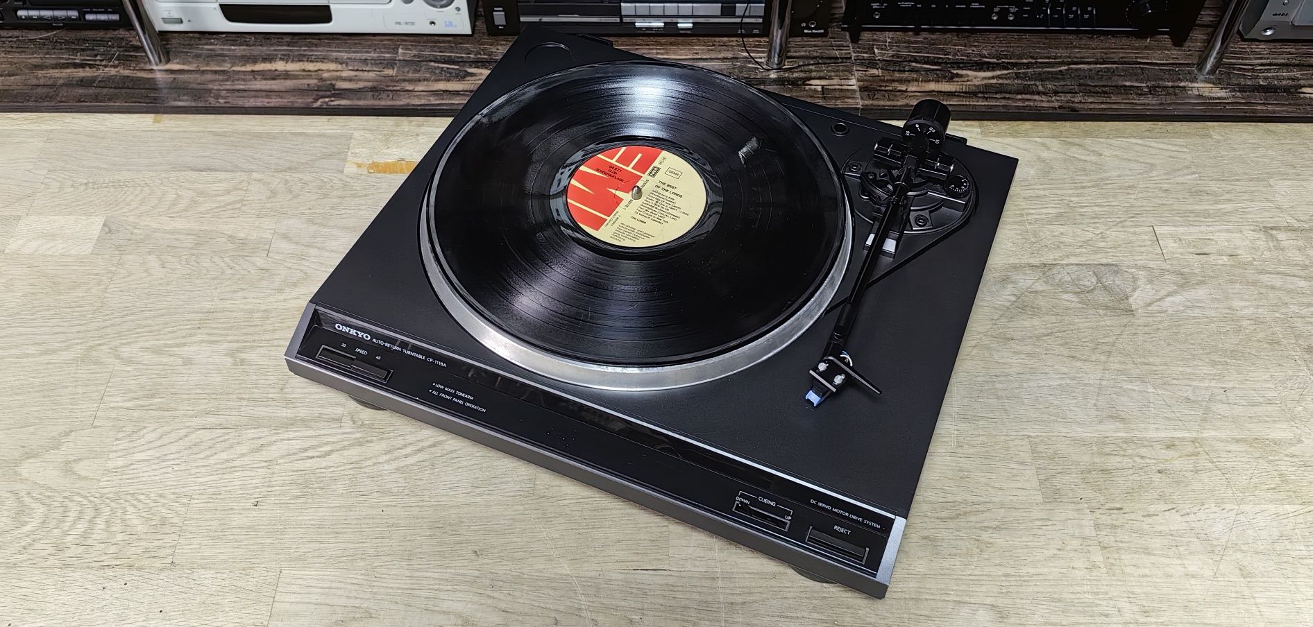 Вініловий програвач Onkyo CP-1116A