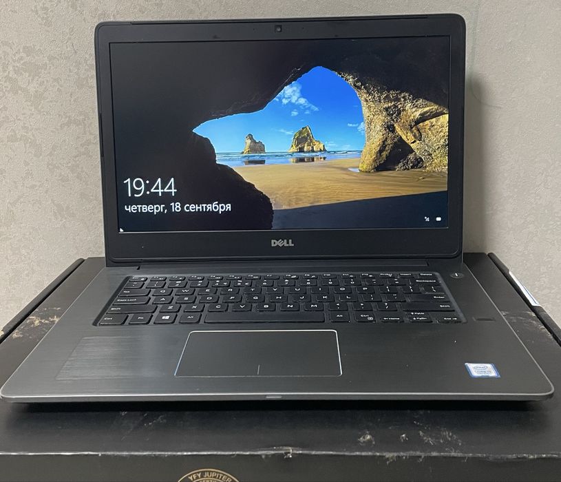 Ноутбук DELL Intel Core i5-7200U + колинки Genius у подарунок.