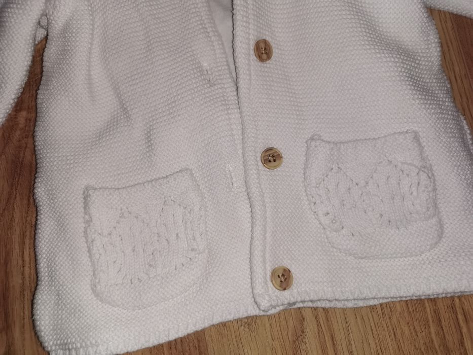 Biały/kremowy sweterek rozmiar 74-80