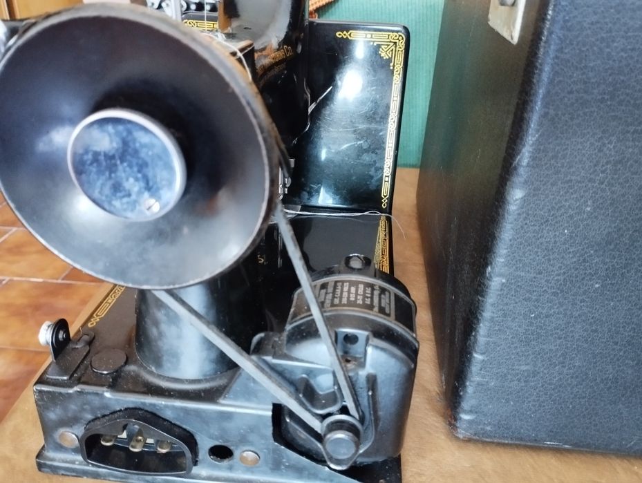 Máquina de costura elétrica SINGER