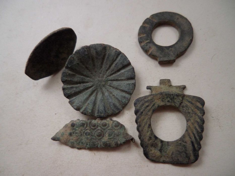 Lote 5 'Peças' antigas em Metal