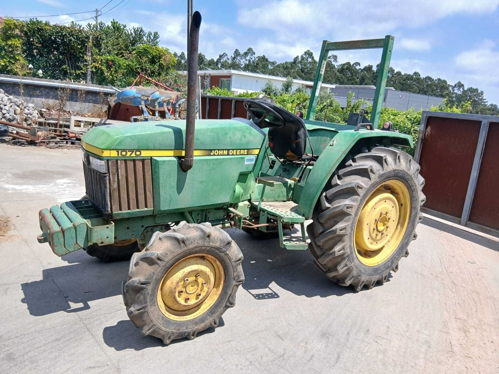 Trator John Deere 1070