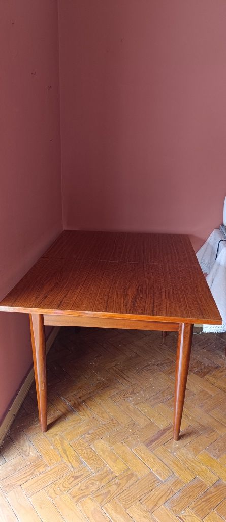 Mesa de jantar Olaio