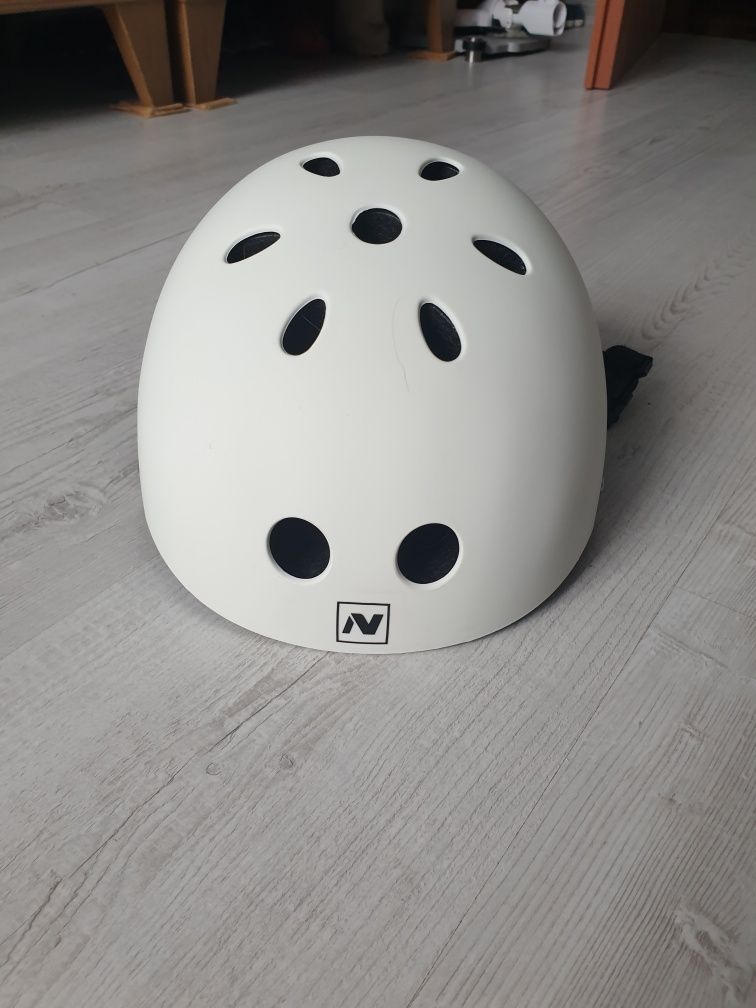 Kask rowerowy nowy