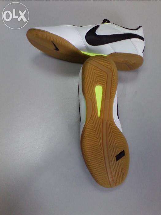 Nike futsal DAVINHO N.º 40 - novas e originais