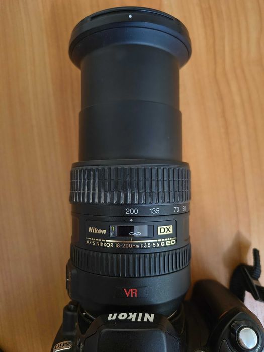 Об’єктив Nikon 18-200mm f/3.5-5.6G ED AF-S DX VR Nikkor
