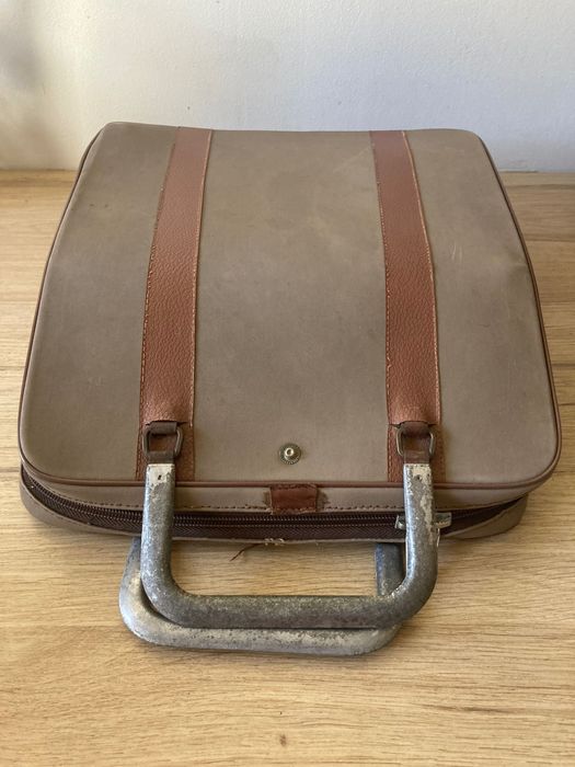 Máquina de escrever  **  Olivetti