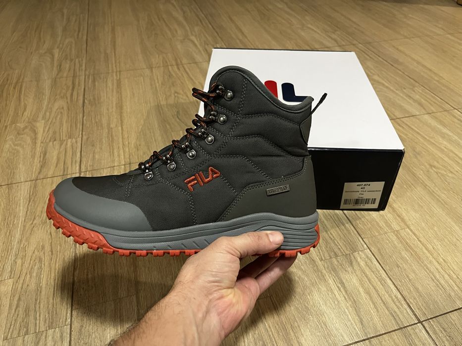 Зимові черевики FILA waterproof  43р.