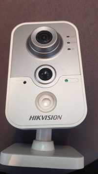 Камера відеонагляду Hikvision DS-2CD2442FWD-IW (2.8 мм) WI-FI