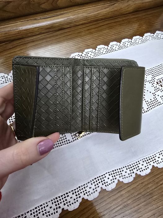 Carteira verde oliva em couro sinte