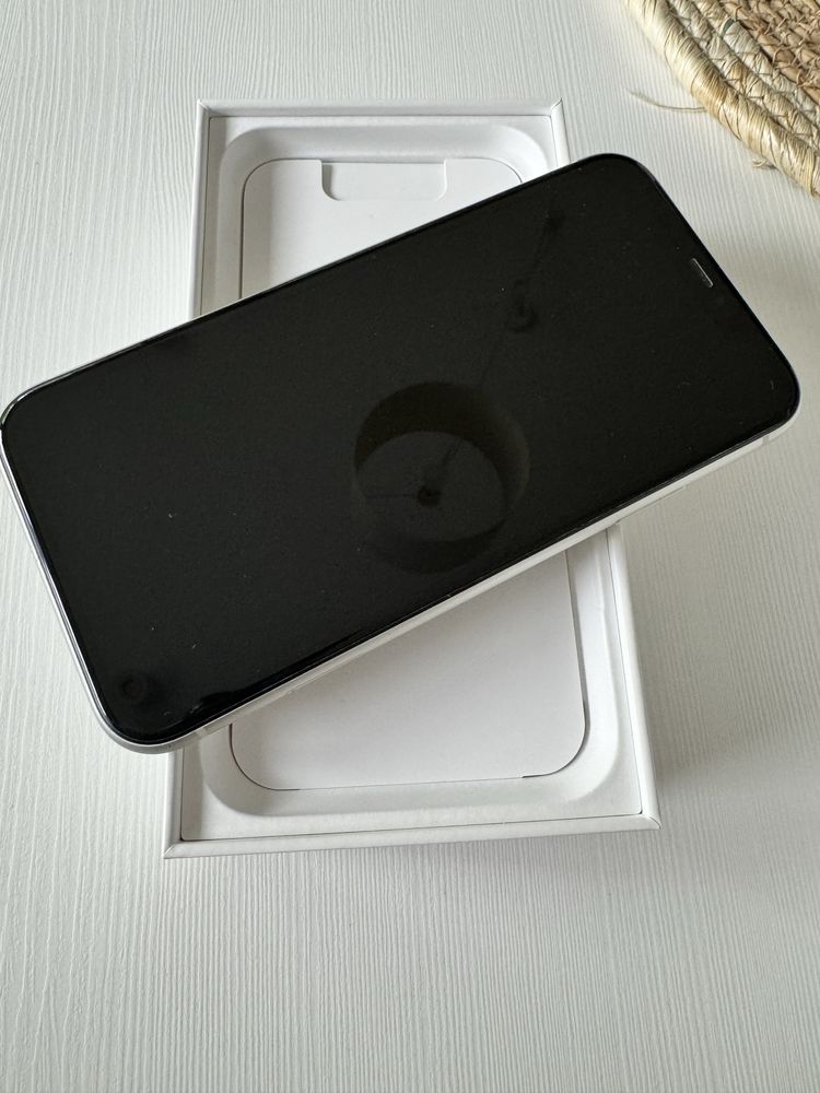 Apple iPhone 11, 64GB, biały, MWLU2PM/A