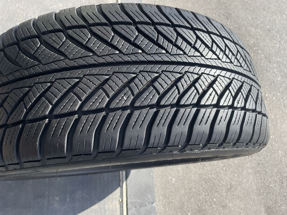 245/45/18 goodyear ultra grip 8 performance rsc