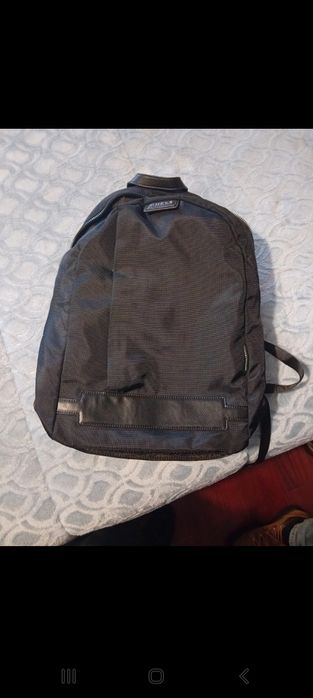 Mochila Guess preta