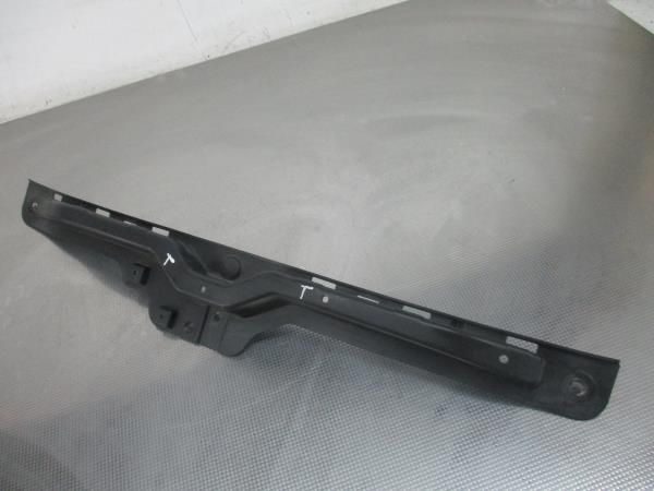 Guia de pára-choques trás direita FORD Fiesta VI (CB1, CCN)