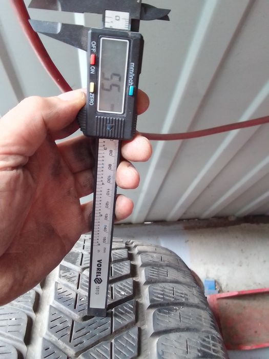 Cena za 4 Opony zimowe 255/40r21 PIRELLI
