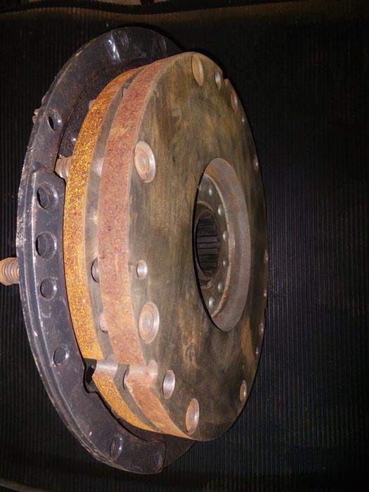 Винт центральный ЮМЗ МТЗ запчасти