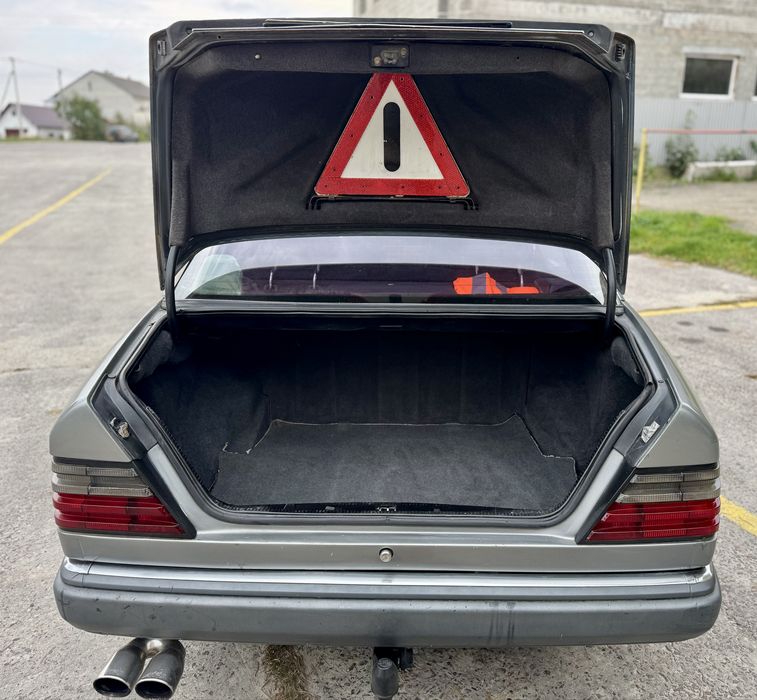 Mercedes W 124 2.5 D E-class