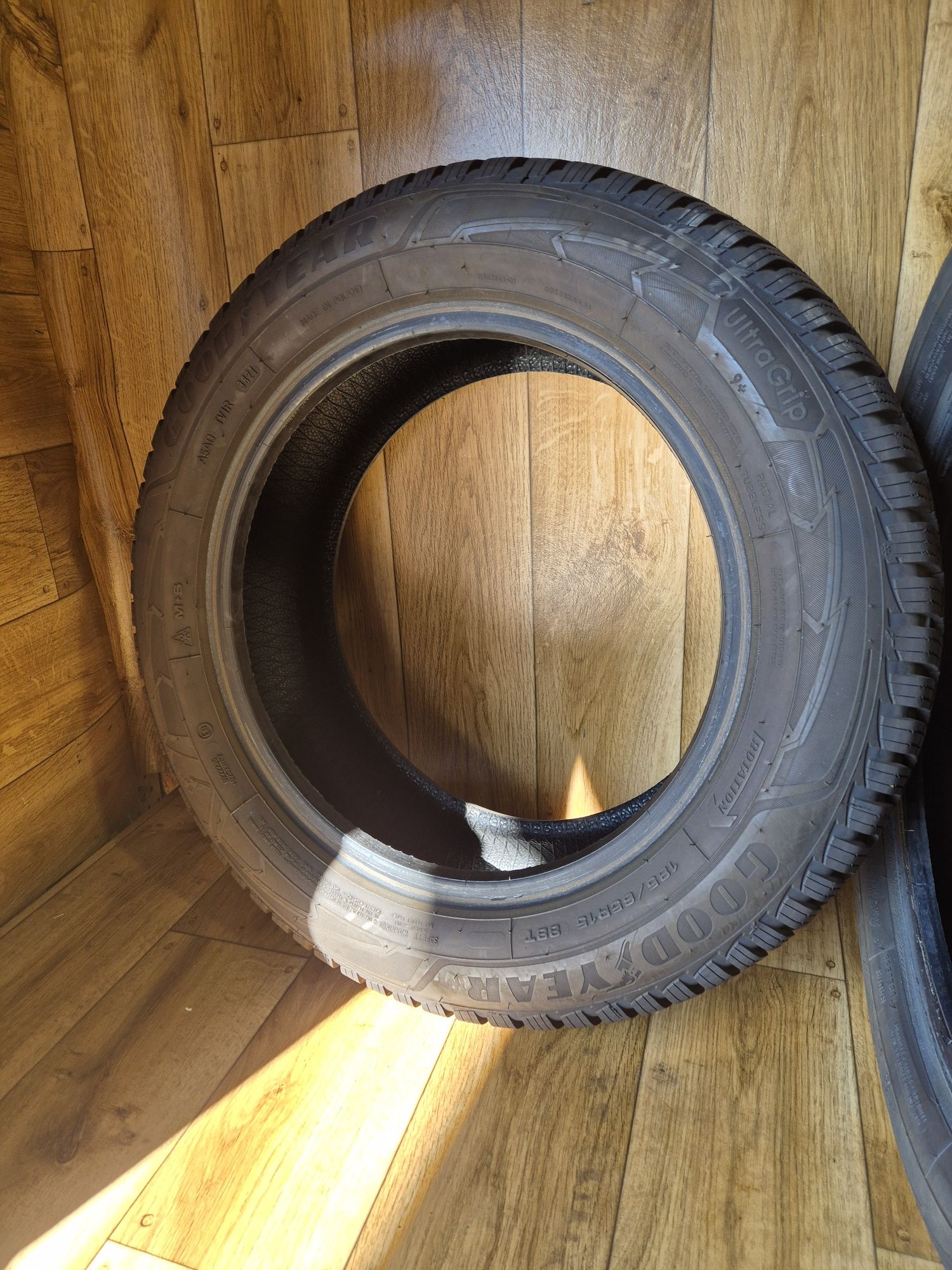 185/65/15 Good Year komplet Zima 6,7mm 2021r