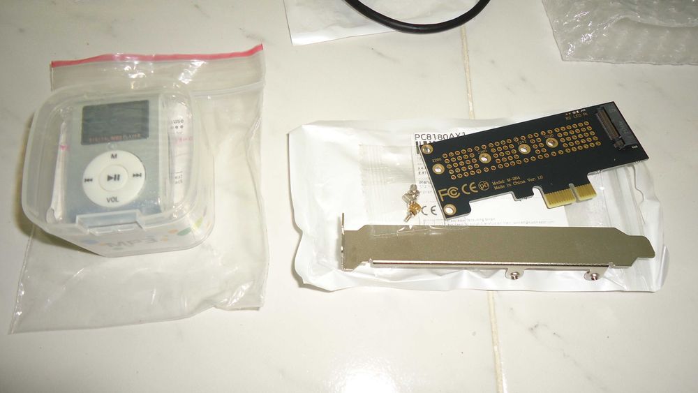 Набор разной электроники