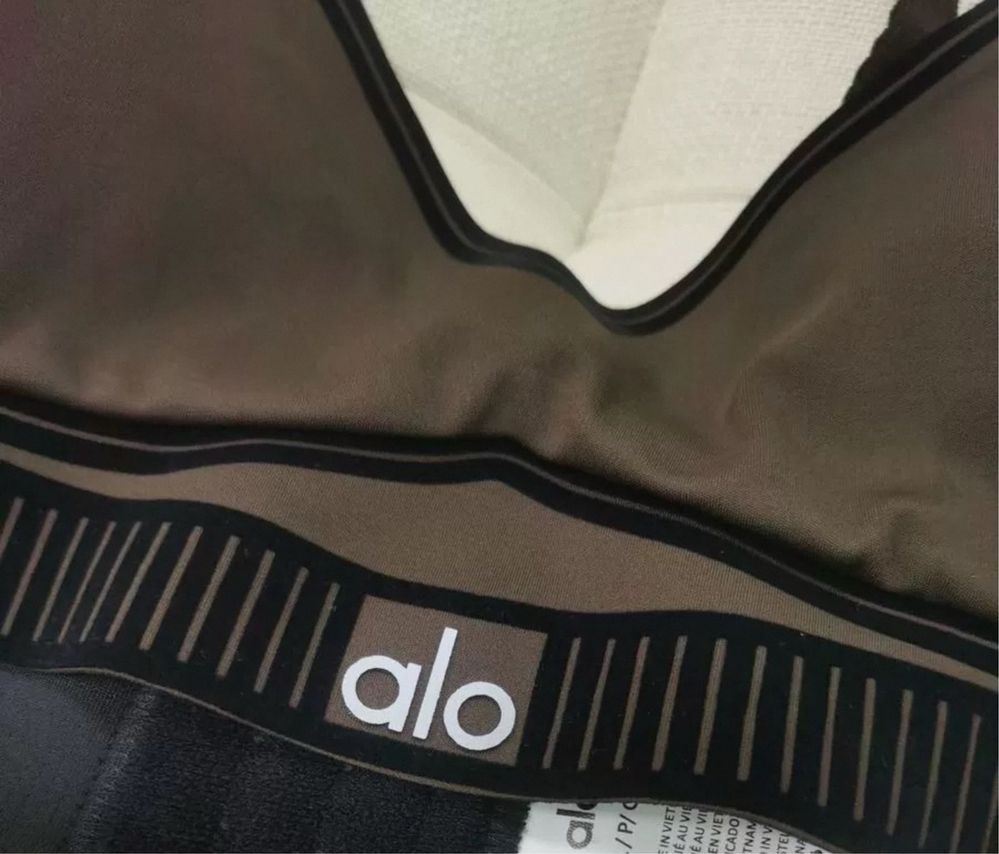 Костюм Alo для спорту