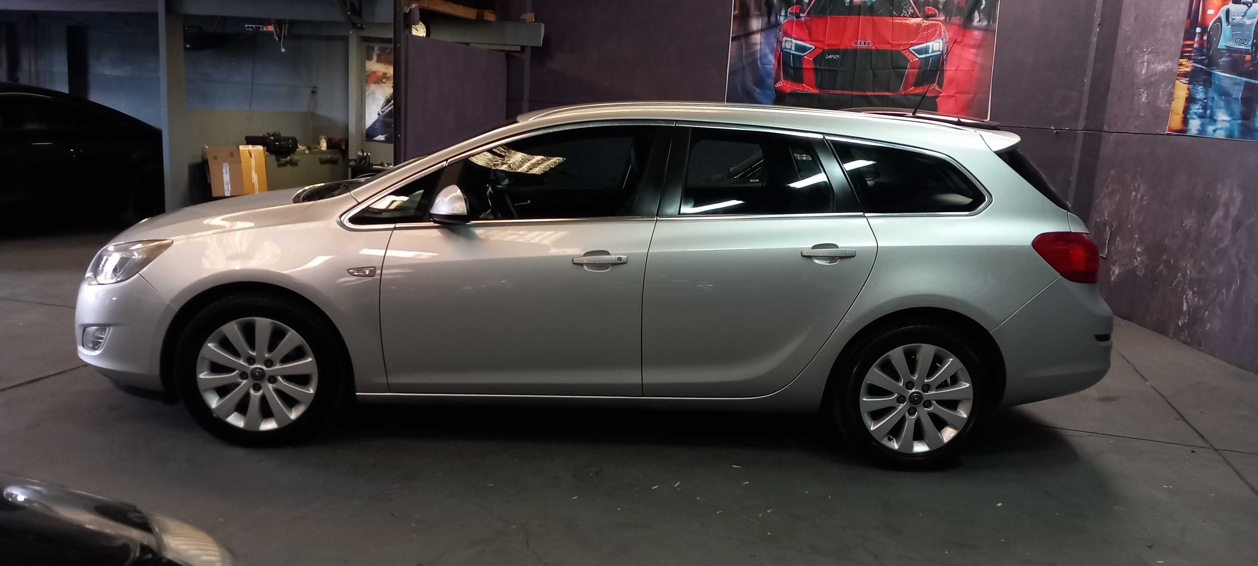 Opel Astra Sports Tourer 1.7 CDTI Cosmo 130CV Nacional