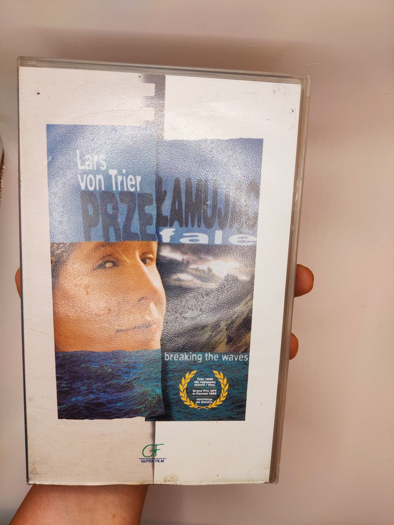 Film VHS Przełamując fale Lars von Trier