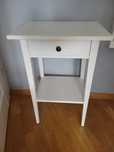 Stolik nocny Hemnes Ikea
