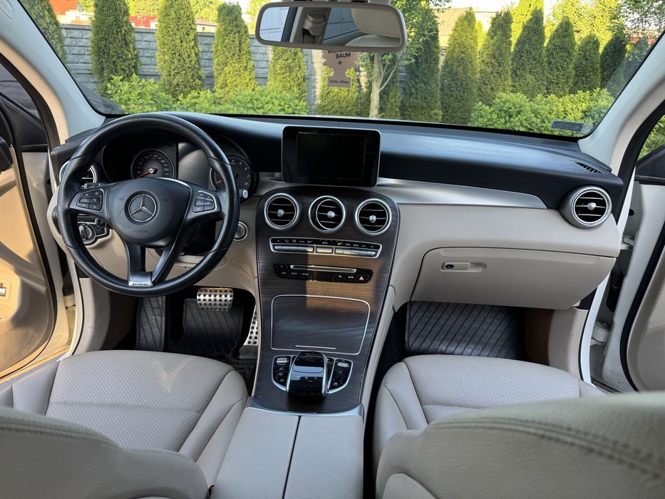 Mercedes GLC 250 AMG Faktura 23 vat ASO 211 KM