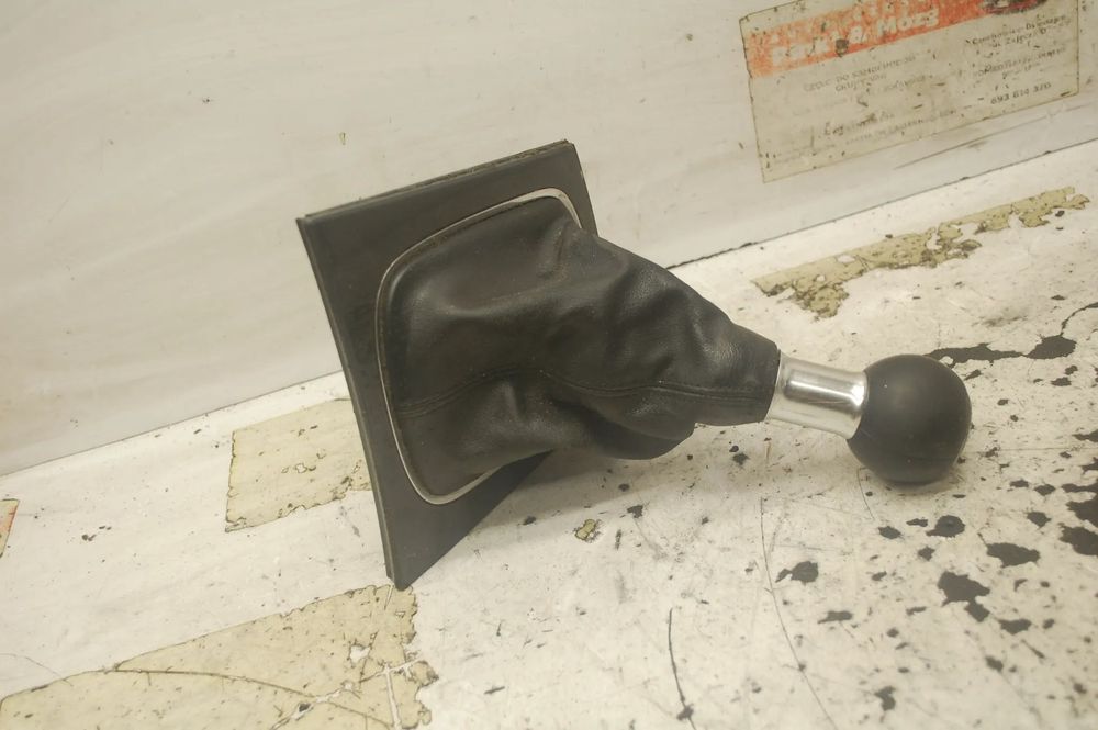 MIESZEK GAŁKA ZMIANY BIEGÓW 8P0864261D AUDI A3 8P 6 BIEGÓW