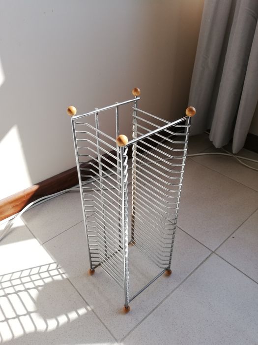 Suporte para cd vertical