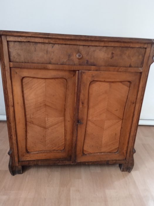 Szafka do renowacji z lat 30 tych