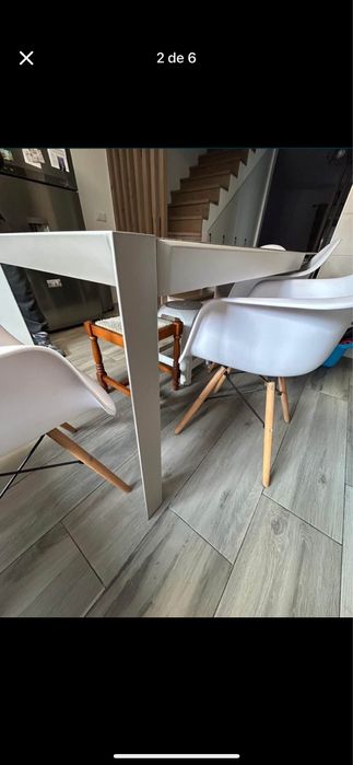 Mesa com cadeiras