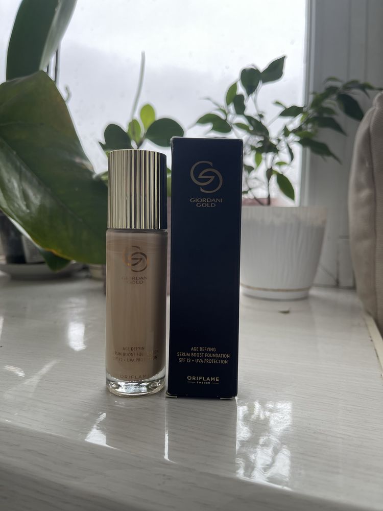 oriflame giordani gold age defying serum boost  тональний крем