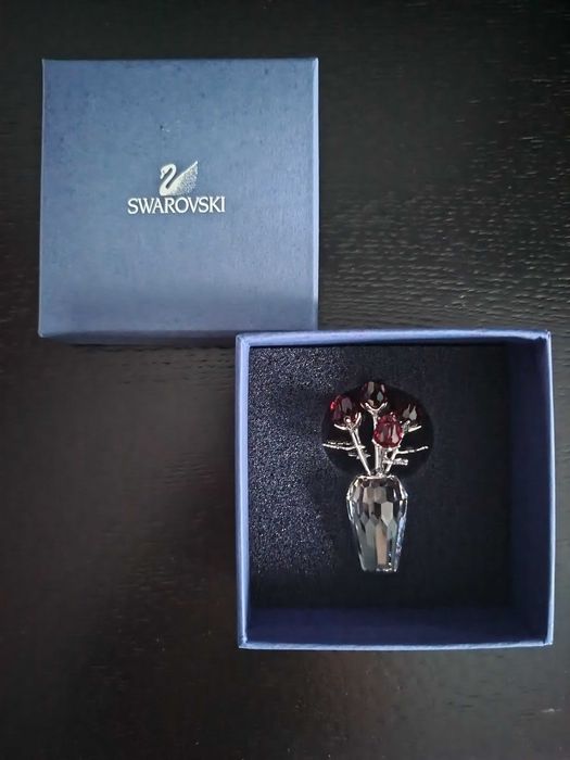 Swarovski Crystal Red Roses