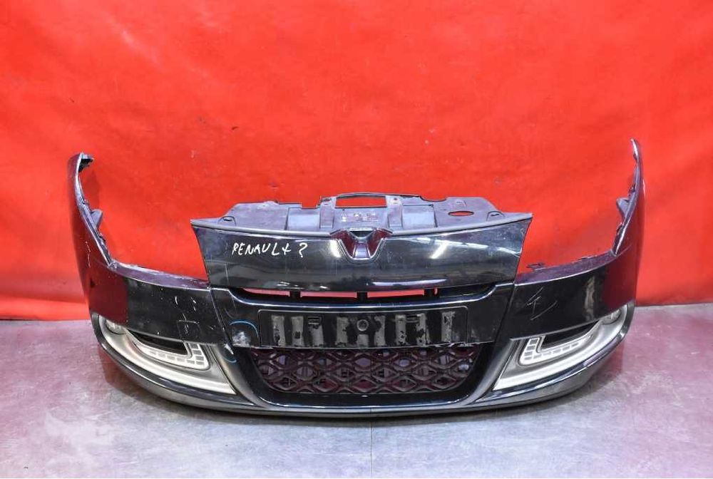 Бампер передний Renault Megane III в цвет рестайлинг оригинал