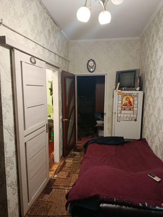 Продам квартиру( барачному домі)