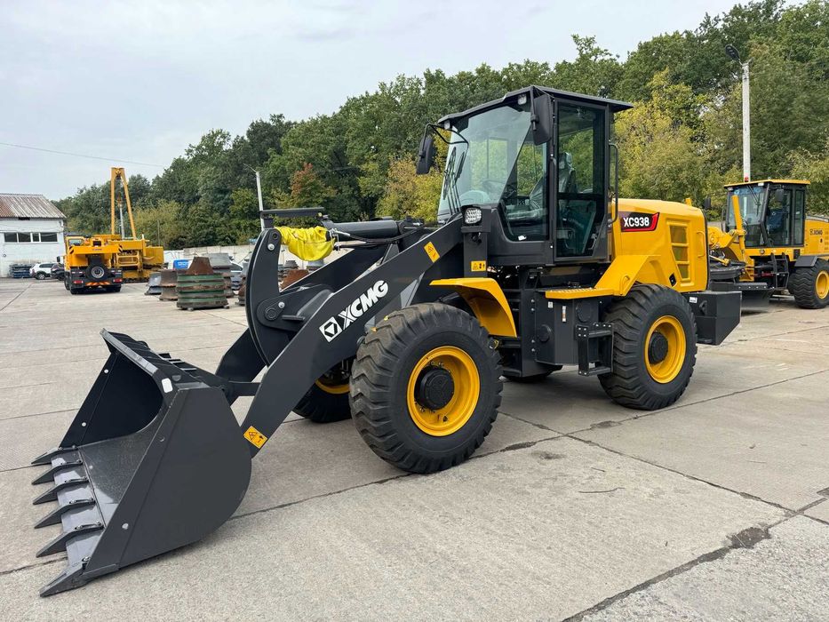 Фронтальний навантажувач XCMG XC938 погрузчик 3.5 тон Komatcu Jcb Cat