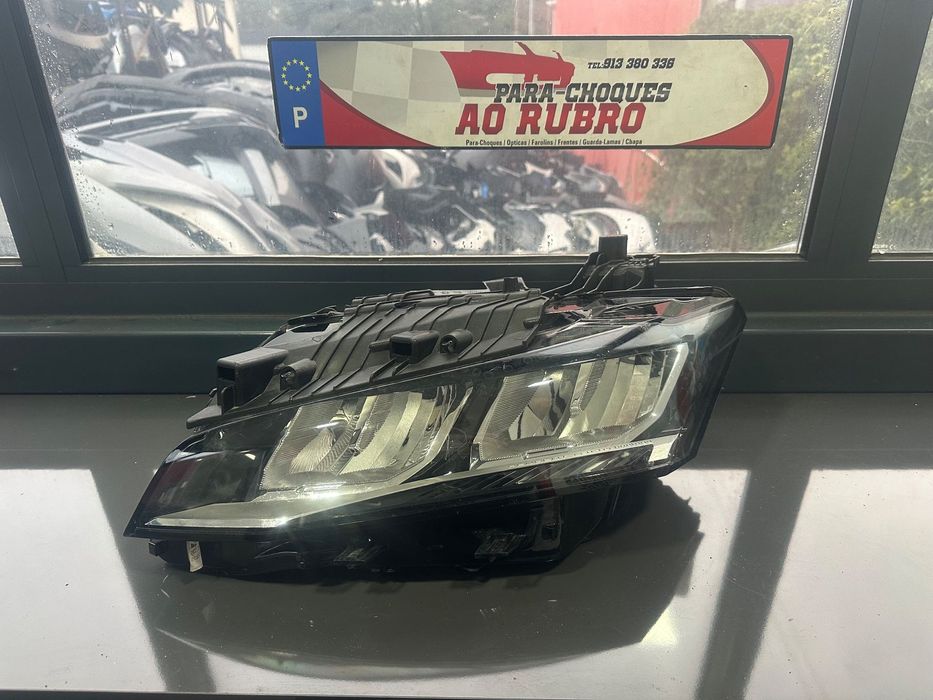 Farol esquerdo Peugeot 308 FAROL LED ANO 2023 (98516733)