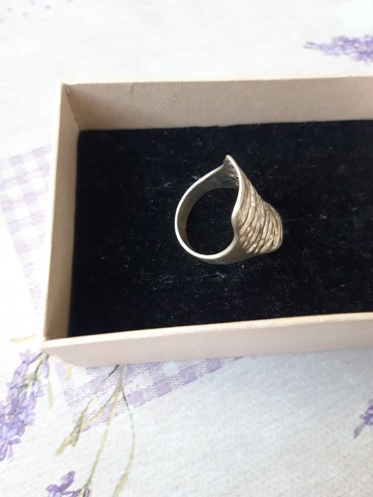 Продам срібне колечко