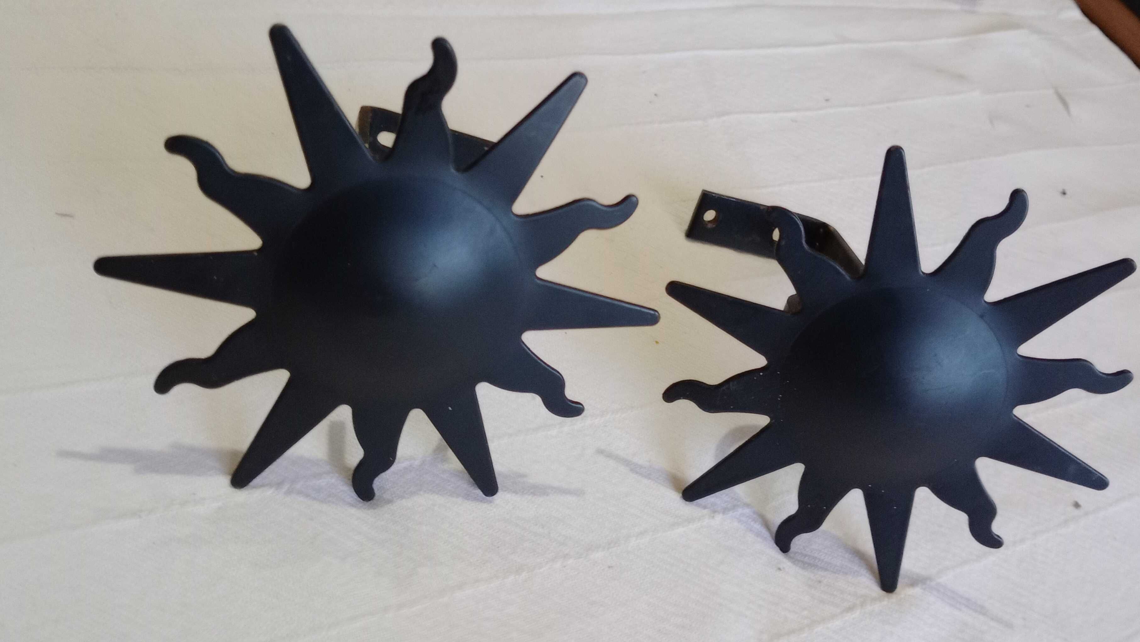 Suportes para varão, pretos forma de Sol, com terminais inclusos - Par