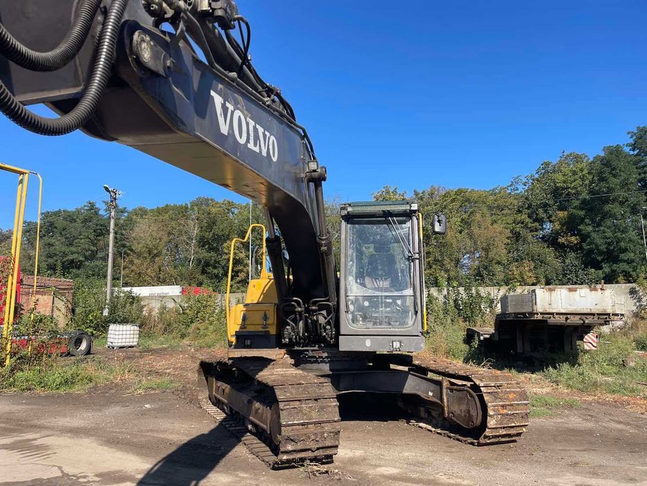 продам екскаватор  volvo ec220dl