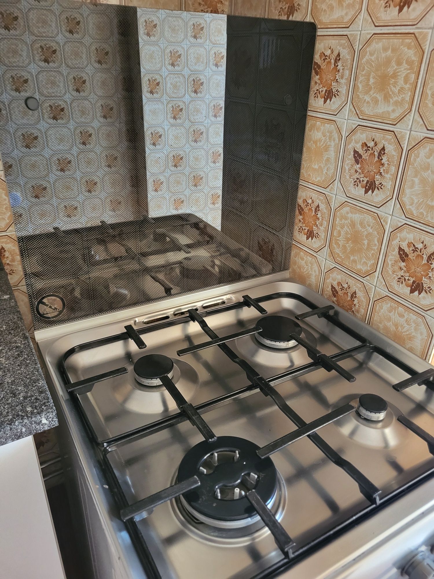 Vendo fogão Ariston Hotpoint em muito bom estado