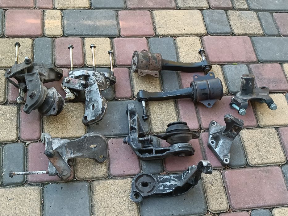 Кронштейн Коробки передач VW Golf2;3;4/PassatB3-B4/Vento/Polo/Jetta.