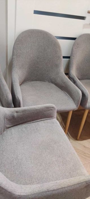 Zestaw krzeseł do jadalni