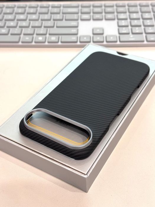 Ультратонкий карбоновый чехол iPhone Air