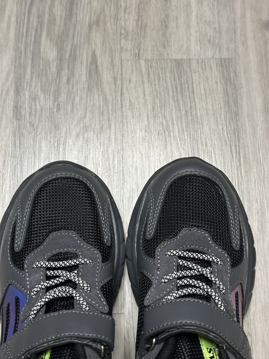 Дитячі  кросівки